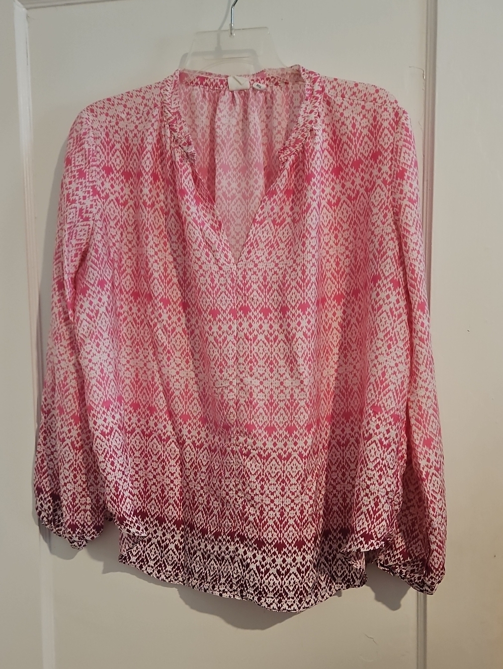 GAP Pink Ombre Patterned V-Neck Long Sleeved Blouse Size Medium